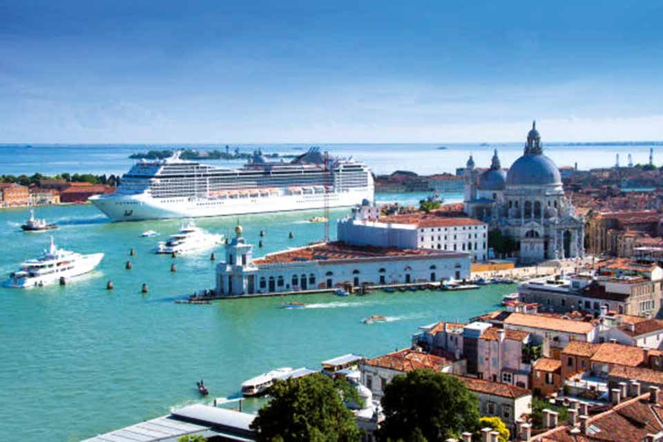 Venezia: uno stop alle grandi navi?