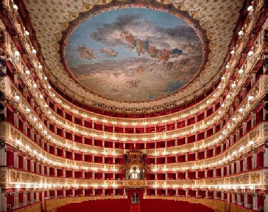 Il Teatro San Carlo: l’orgoglio di una dinastia