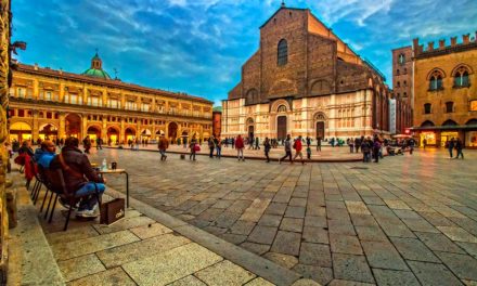 Piazza Maggiore : <br>Le cœur et l’âme de Bologne