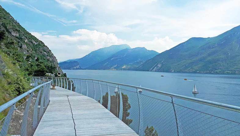 Inaugurata sul lago di Garda la pista ciclabile più bella d’Europa