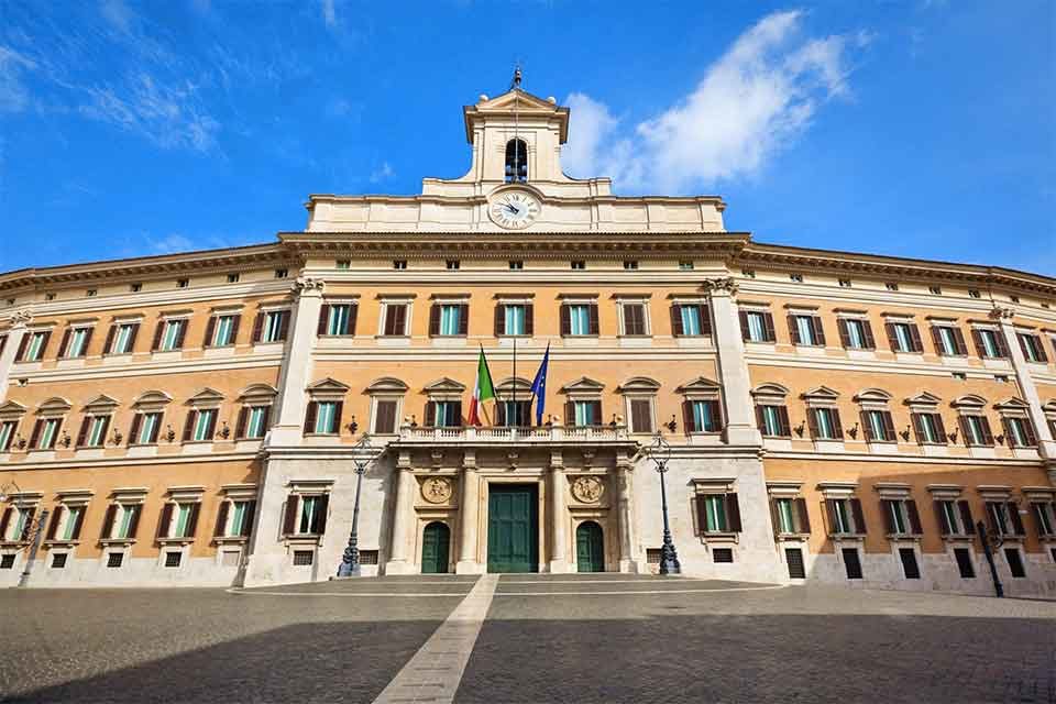 Chroniques romaines.<br> Le mouvement perpétuel de la politique italienne