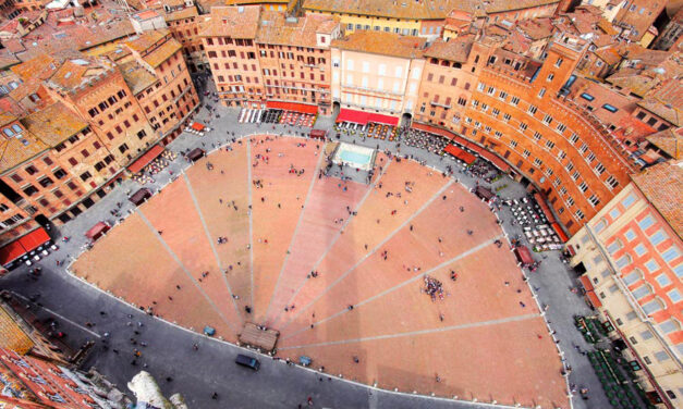 Inno a Siena – Il campo della verbena