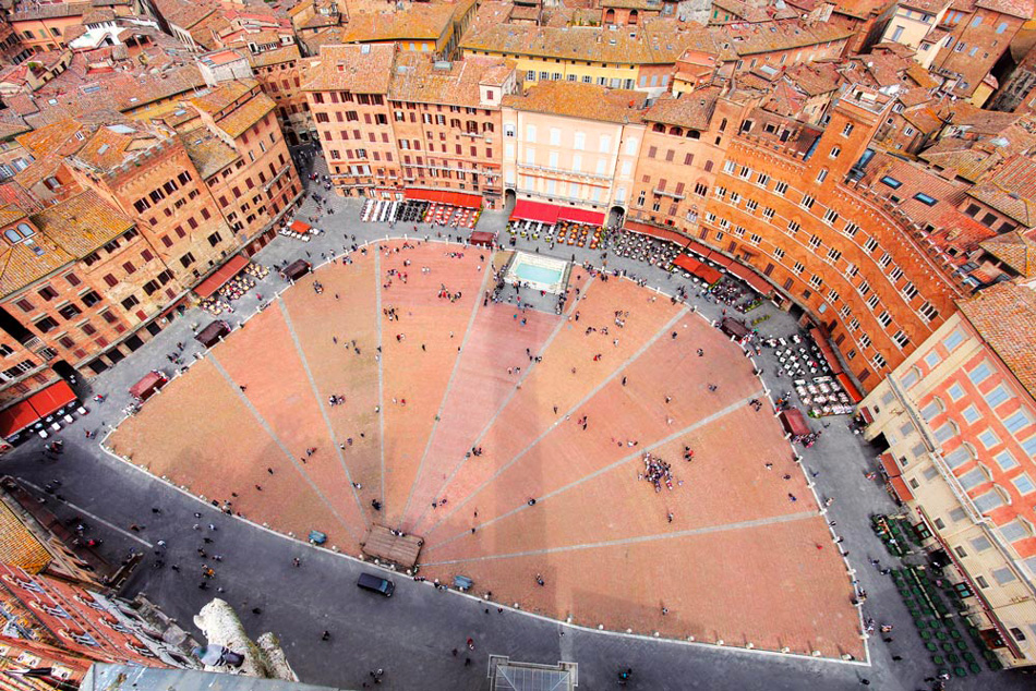 Inno a Siena – Il campo della verbena