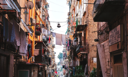 Naples Ombres et lumières d’une âme universelle