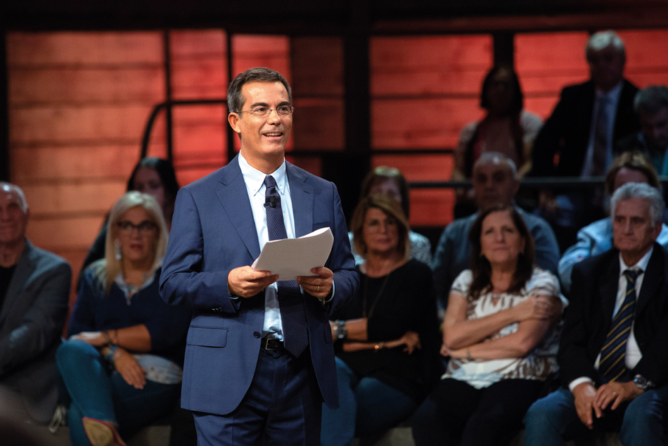 Asini che volano Perché l’Italia ha bisogno di ricordare la propria ironia Intervista a Giovanni Floris